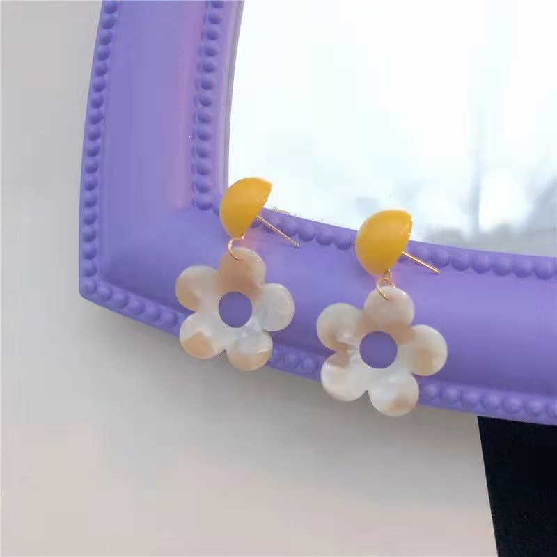 Anting Tusuk Wanita Gaya Retro Dengan Motif Bunga - Aksesoris Earrings Fashion Wanita