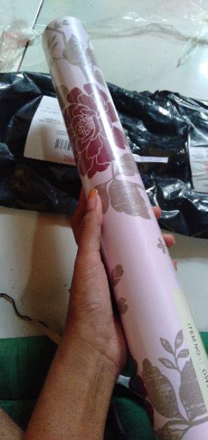 Wallpaper Sticker Dinding Grosir Murah Pink Bunga Mawar Merah Maroon Daun Silver Elegant Cantik