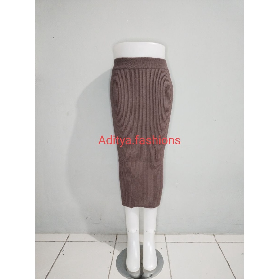 rok span rajut tanggung 75cm premium