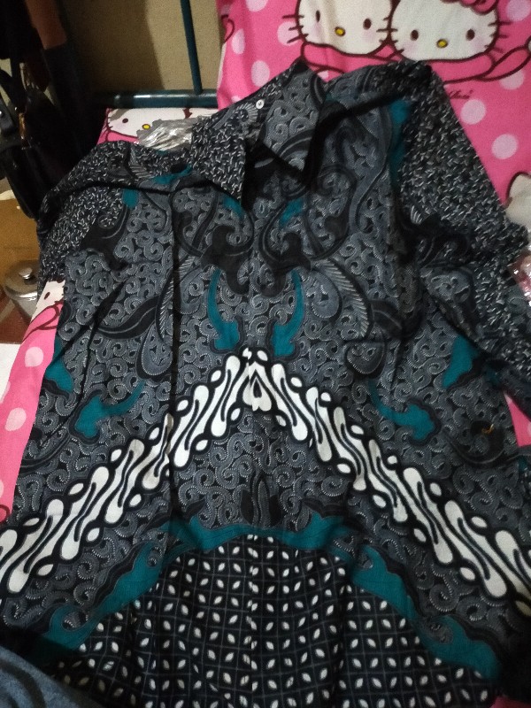 Baju Batik Couple Ayah Dan Anak Cowok Motif Dimensi Abu / Baju Ayah Dan Anak Terlaris / Cod