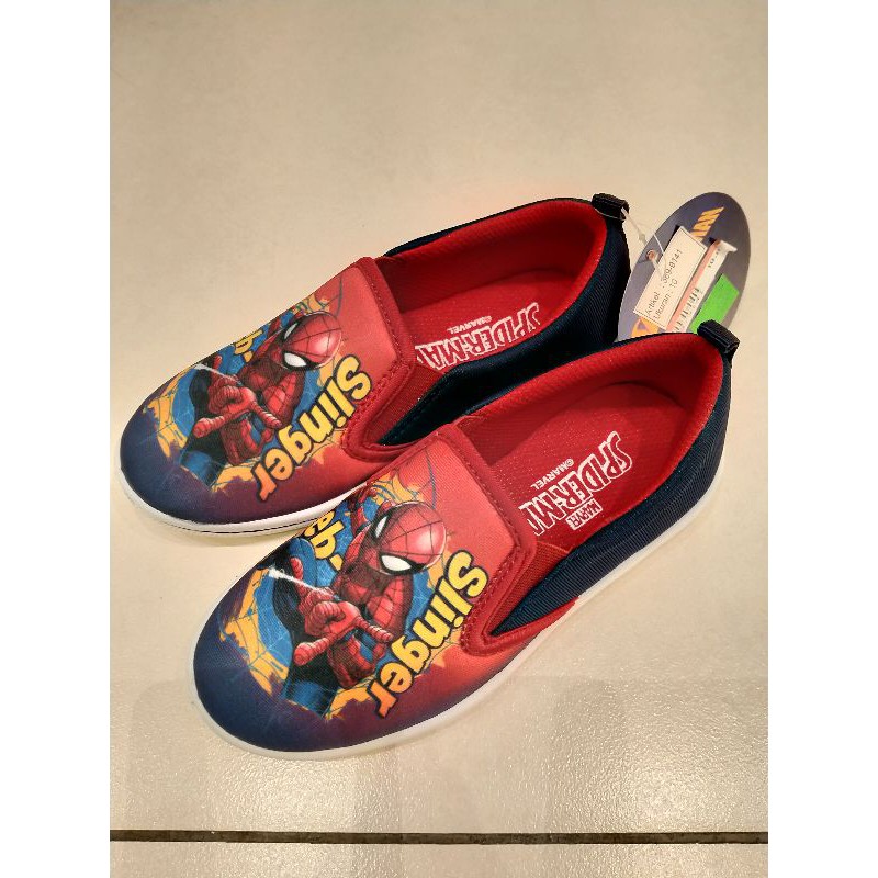 Sepatu dan sandal Bata