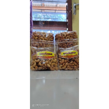 

Kacang Mente Grade B Asli Sulawesi (Gurih, renyah, enakk)