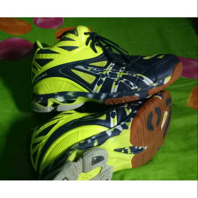 Sepatu voli profesional ballistic md x TERMURAH