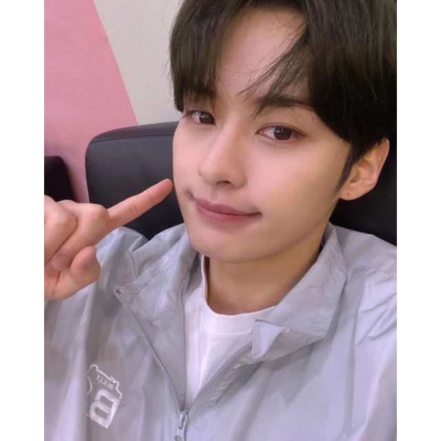 LEE KNOW NOOT NOOT [JINIBITSBT]