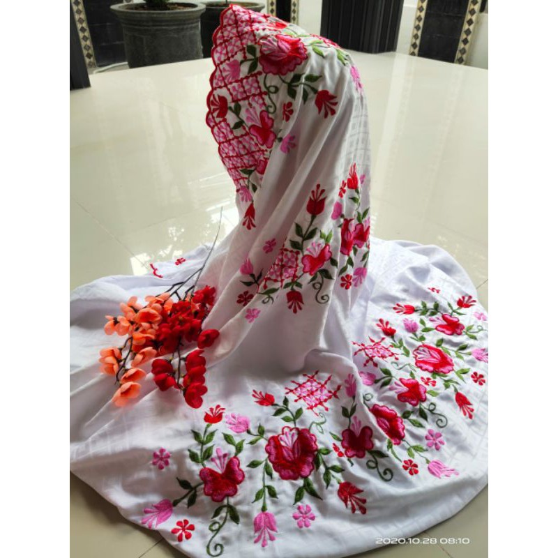 Mukena bordir terusan/lajuranBahan SEMI SUTRA