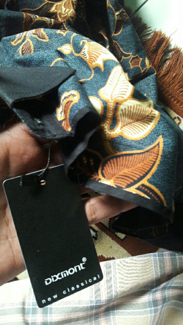 Kemeja Batik Pria Lengan Panjang Bl61 Katun Motif Modern Dixmont Semi Slim Fit