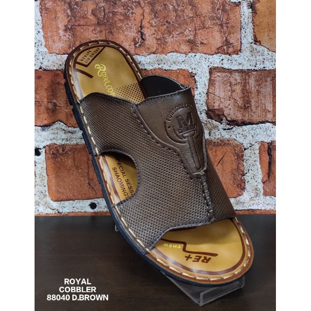 sandal pria , sandal cowok , sandal kulit asli  tapak lentur / elastis merk ROYAL COBBLER