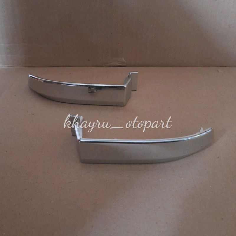 List lis stop lamp lampu belakang avanza veloz xenia 2019 up. chrome ori