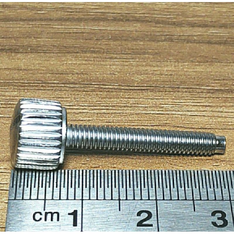 19004 Baut Pisau Atas Panjang Mesin Obras Kecil GN1-1