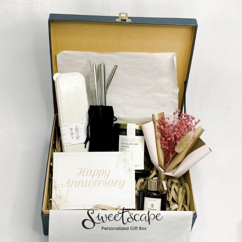 

Gift Box Package 124-Paket Hemat Hampers 124- Anniversary-Wedding