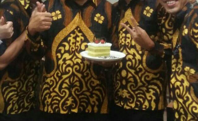 Maura Couple - Sania Ruffle Batik Couple Ori Ndoro Jowi Garansi Termurah Shopee -  Batik Modern Solo