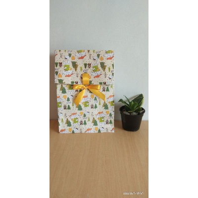 

bungkus kado sydah jadi/paperbags kado unik