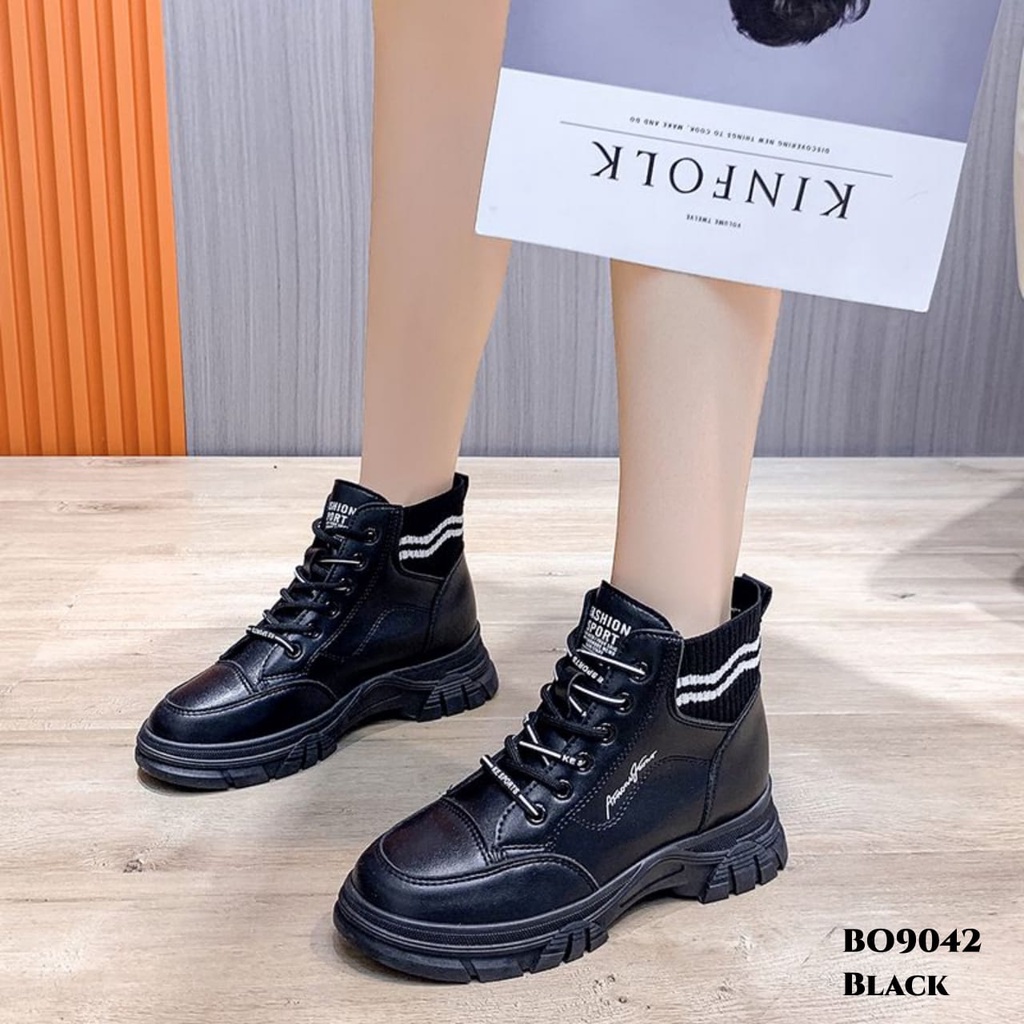 WYN SEPATU BOOTS PLATFORM STYLISH KOREA NEW ARRIVAL BO9042