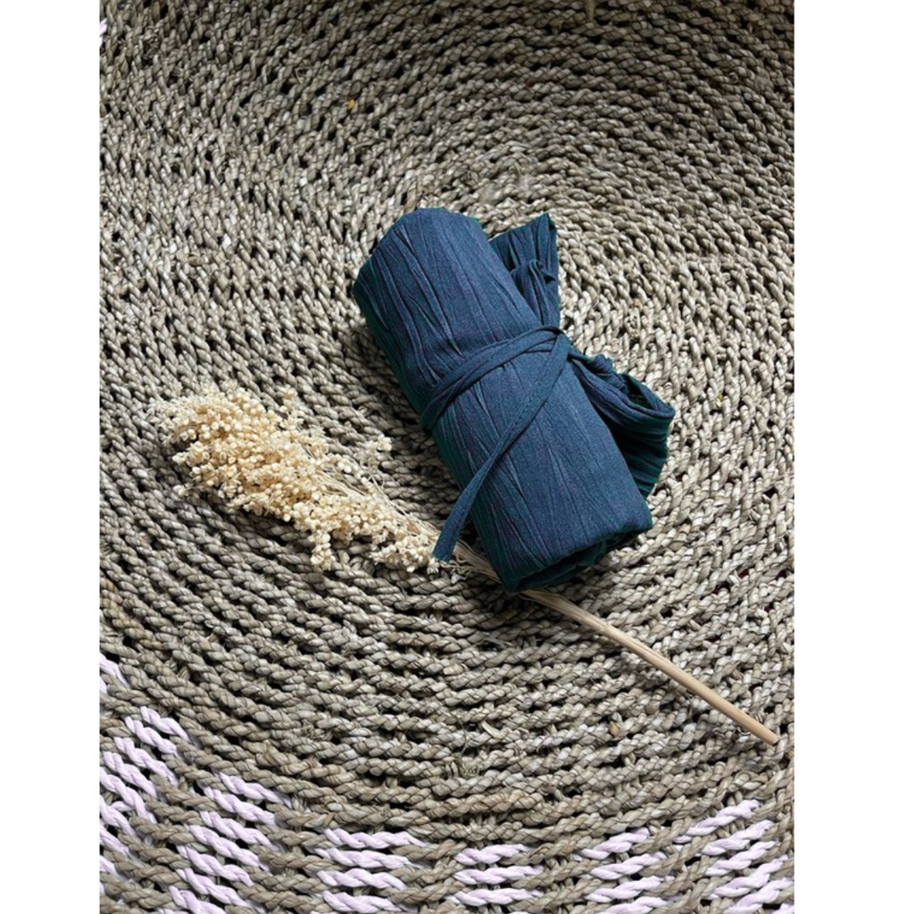 𝐃𝐎𝐎𝐍𝐊𝐀 Emira - HIJAB INSTANT TALI BERGO MARYAM PLISKET Padi Zig Zag Matt. Diamondcrepe-Navi