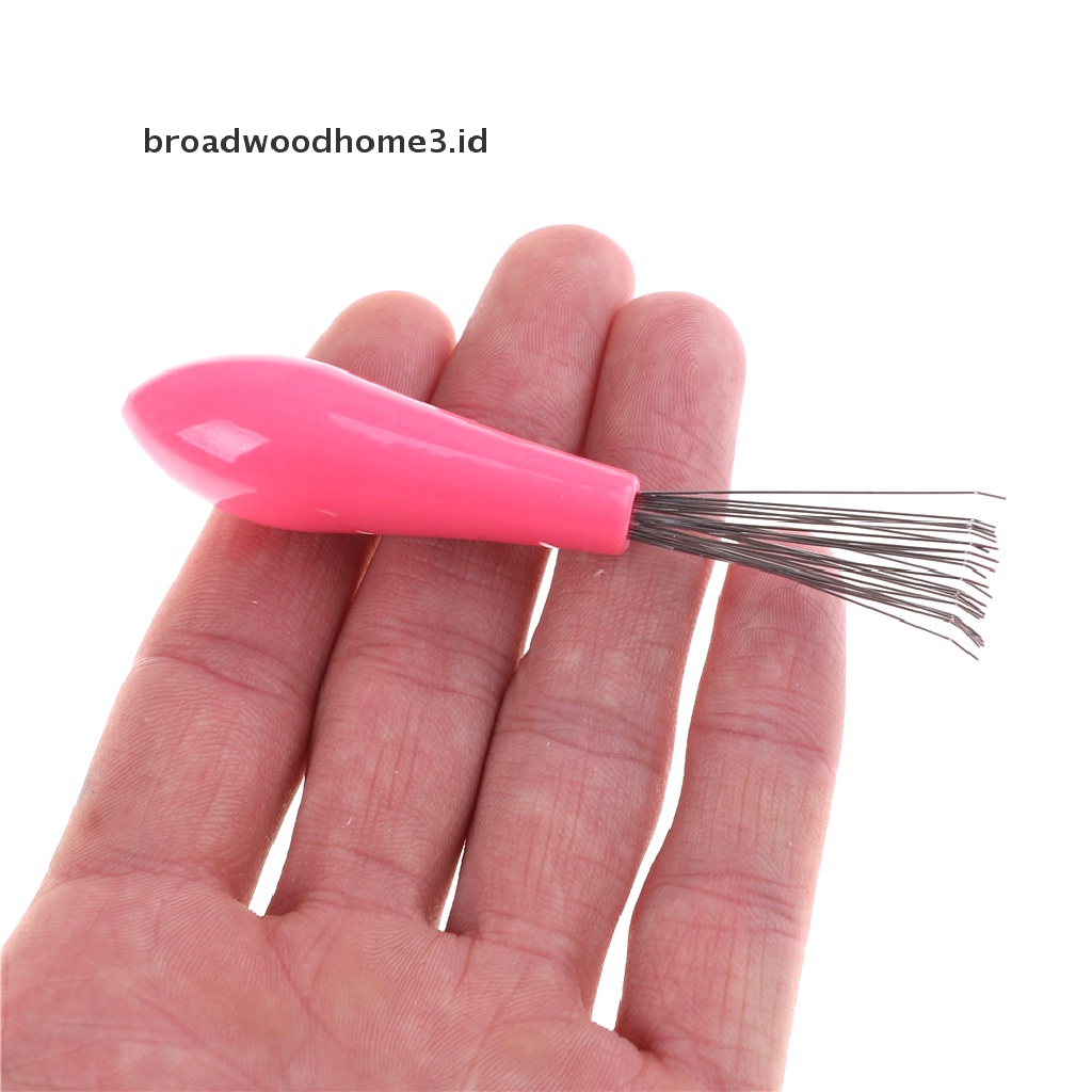 Sisir Pembersih Rambut Bahan Plastik