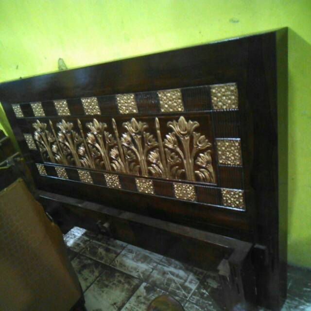 Dipan minimalis kayu jati ukiran Jepara