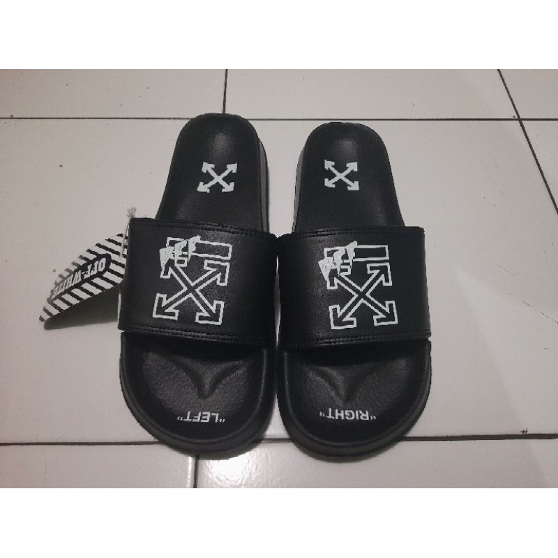 SANDAL SLIP ON PRIA VAN MARVEL HITAM PUTIH