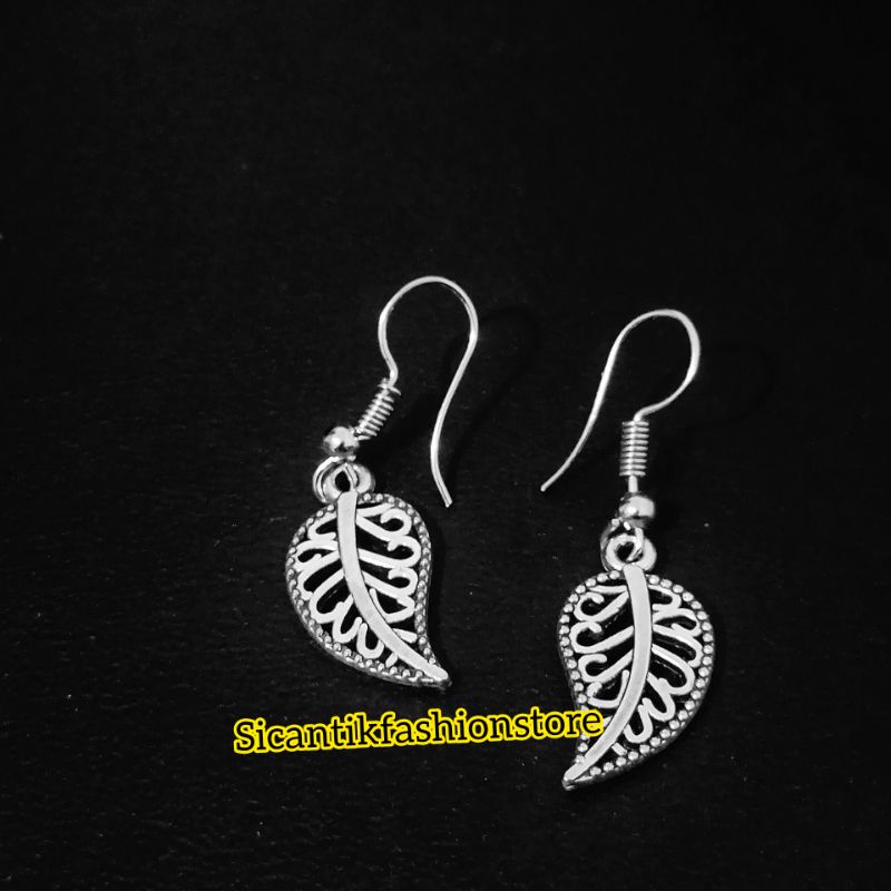 Anting Titanium Motif Daun Silver Fashion Wanita Pria Terlaris Anti Karat Tidak Luntur Anting Wanita Kekinian Terbaru