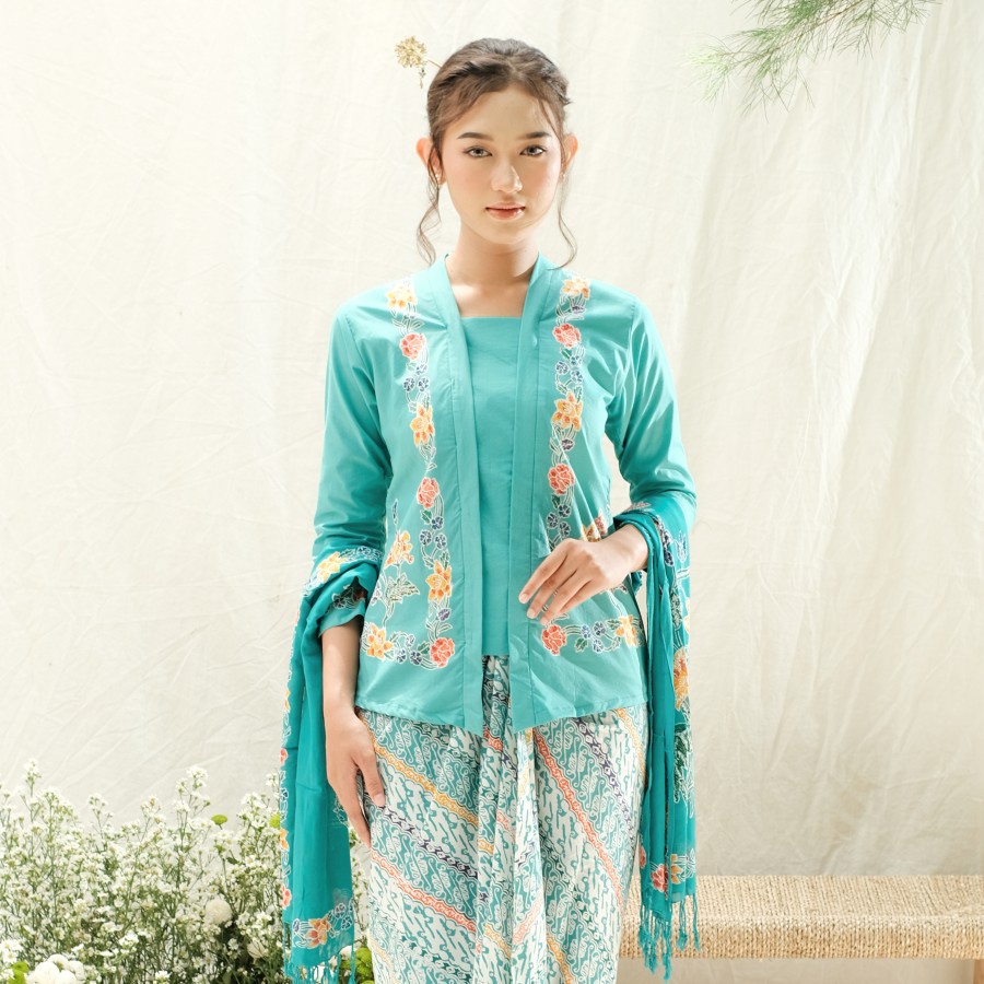 Kebaya Batik Encim Pekalongan Lengan 7/8 Meradelima Katun Tosca