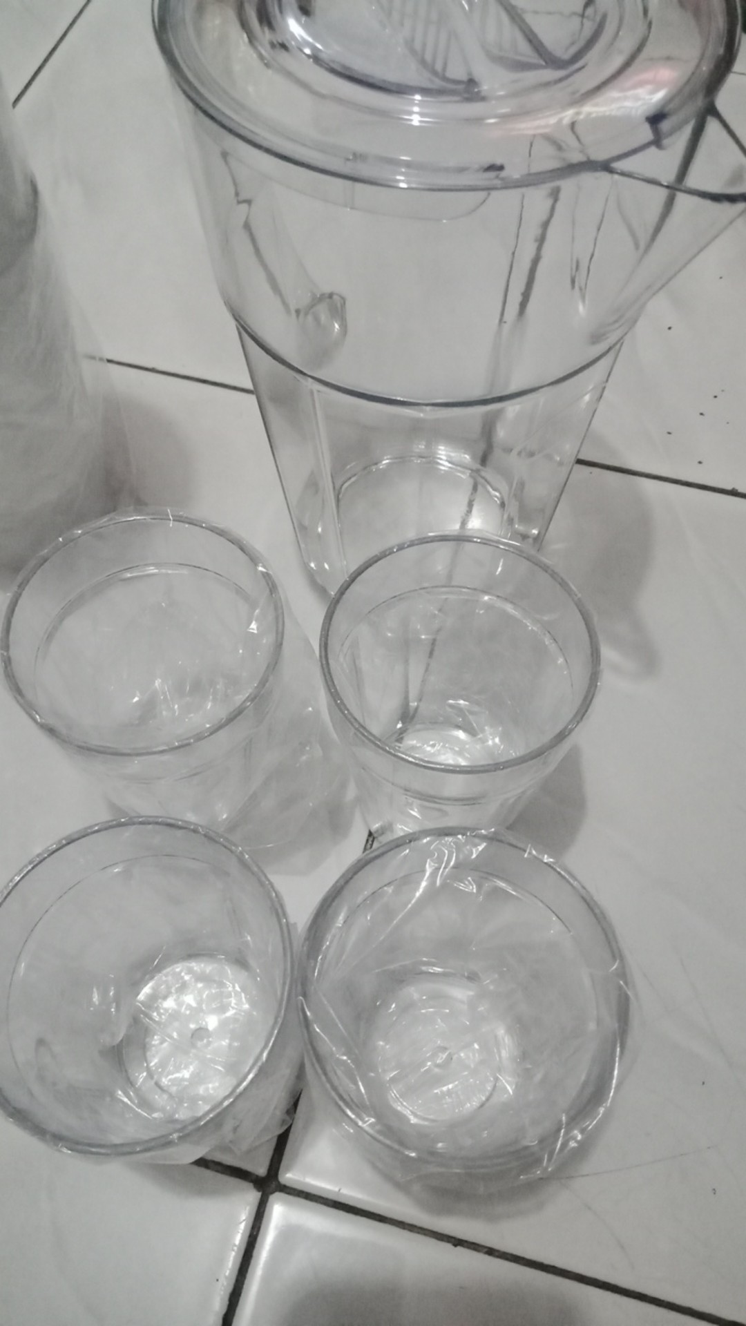 Onyx Set Teko Air Eskan / Pithcer Set (1 Pithcer 1.8 L & 4 Gelas 300 Ml)