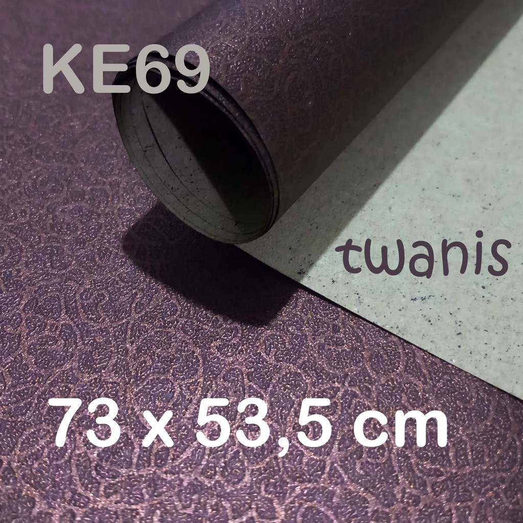 

ECERAN KERTAS EMBOS BUNGKUS HAMPERS EKSKLUSIF WARNA MAROON KODE KE69 KHUSUS JOGJA