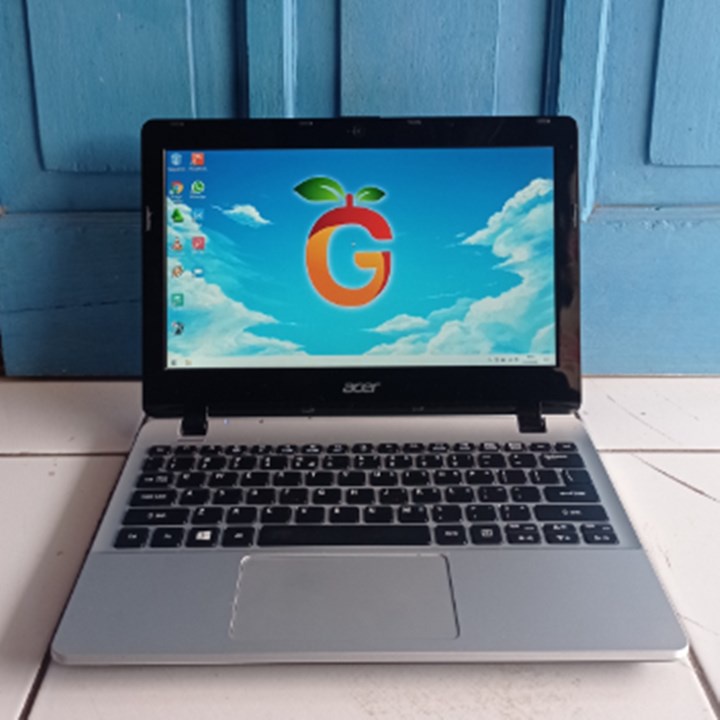 Acer Aspire E3-111 Warna silver Perak 12 inch Slim Tipis RAM 2GB SSD 120GB Windows 10 Netbook Second