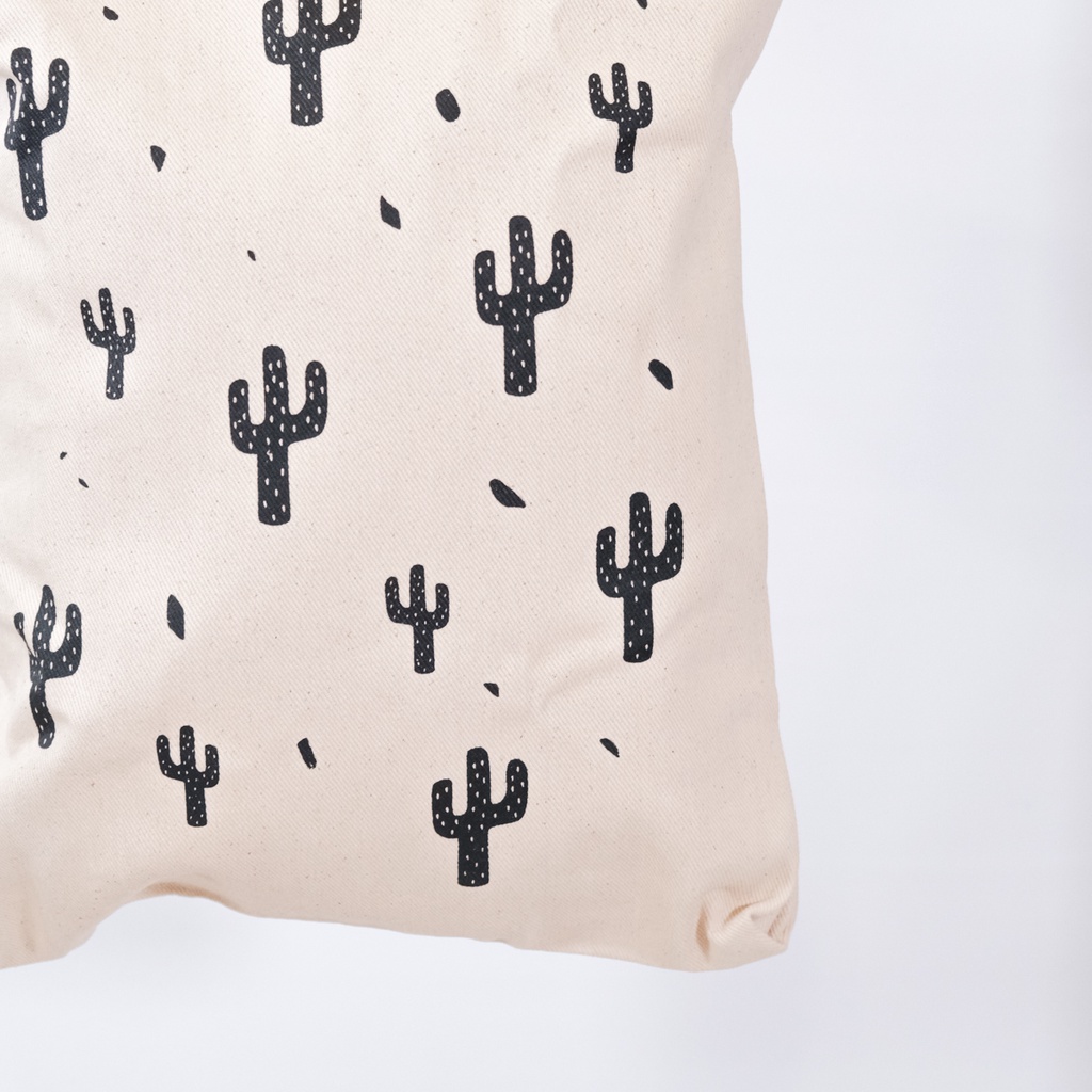 Tote Bag Kanvas Resleting dengan Desain Aesthetic Cactus - Gaya yang Menyenangkan dalam Warna Broken White