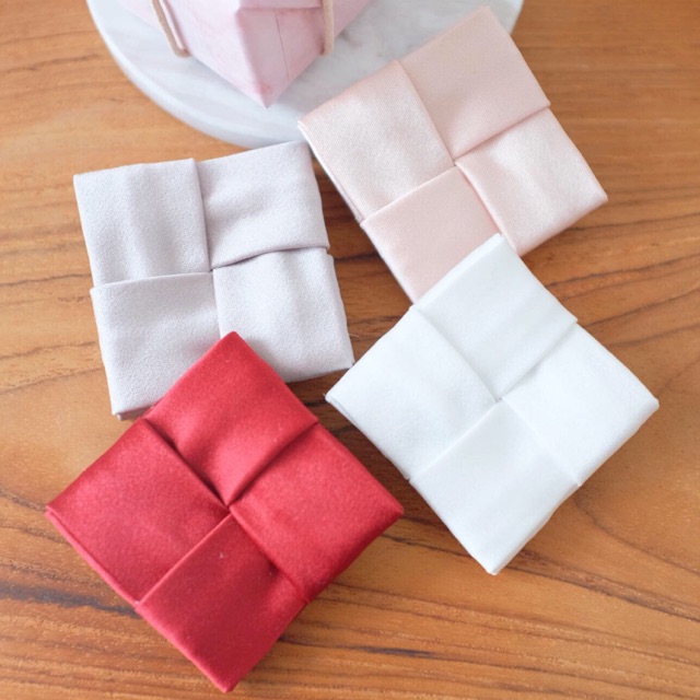 

KADO BROOCH PLAIN