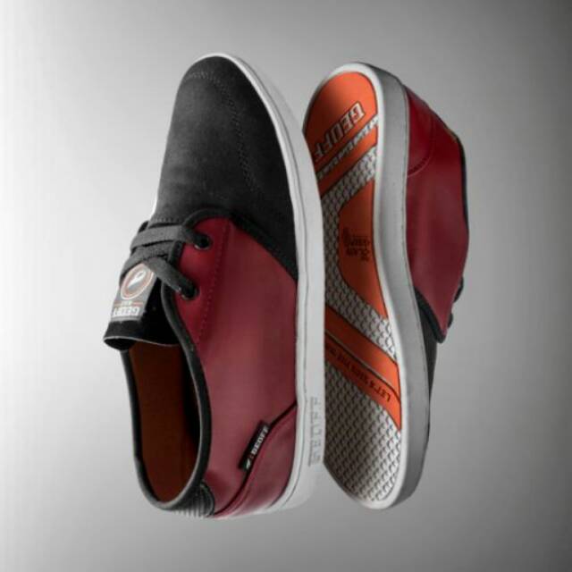 Sepatu GEOFF MAX ( AUTHENTIC GRIFFIN MAROON ) Original