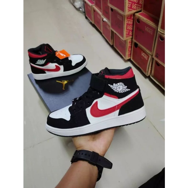 Sepatu anak nike jordan air hitam list merah