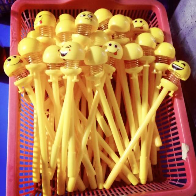 

Pena emoji goyang