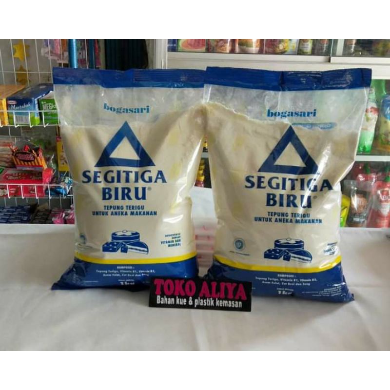 

TEPUNG TERIGU SEGITIGA BIRU 1KG