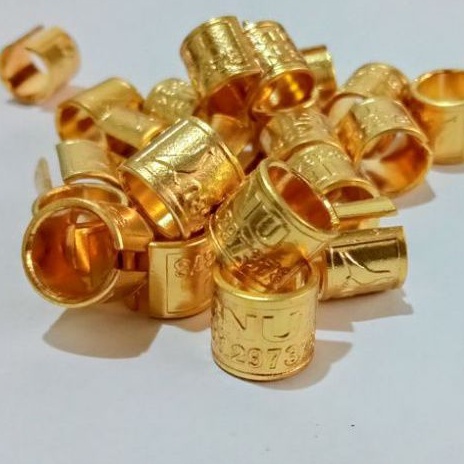 ring merpati dewasa tipe Kuningan ukir timbul belah custom nama. harga/bj dan berfariasi. pesan nama