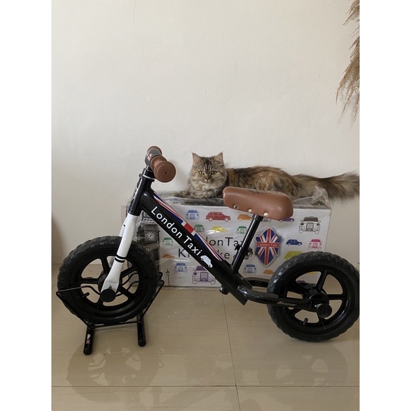preloved london taxi balance bike