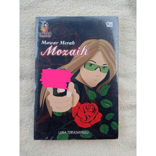 Novel Mawar Merah Mozaik by Luna Torashyngu