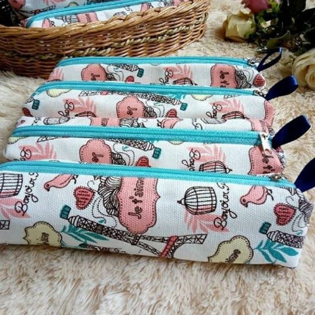 

souvenir pensil case