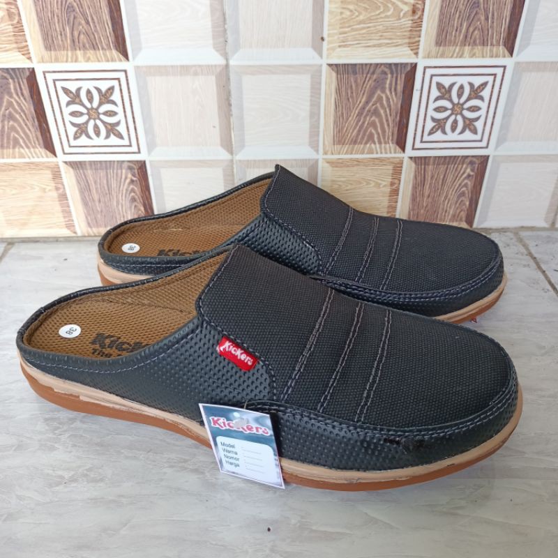 sepatu sandal selop kasual sandal selop warna hitam