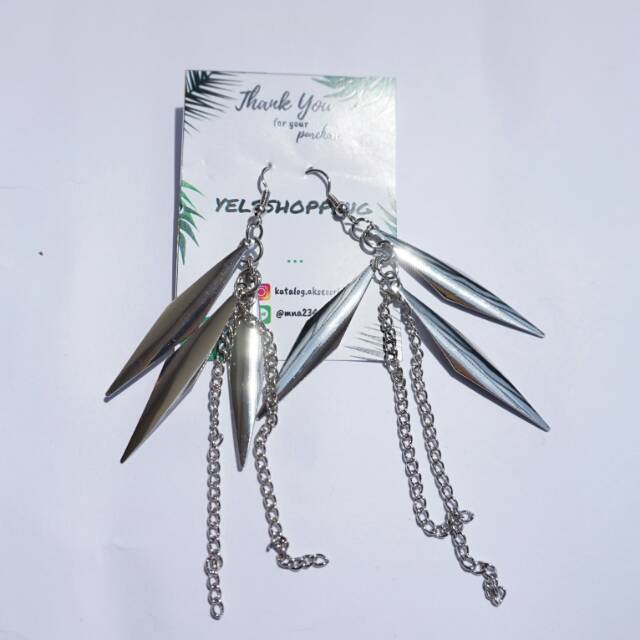 Anting Daun Besi Putih