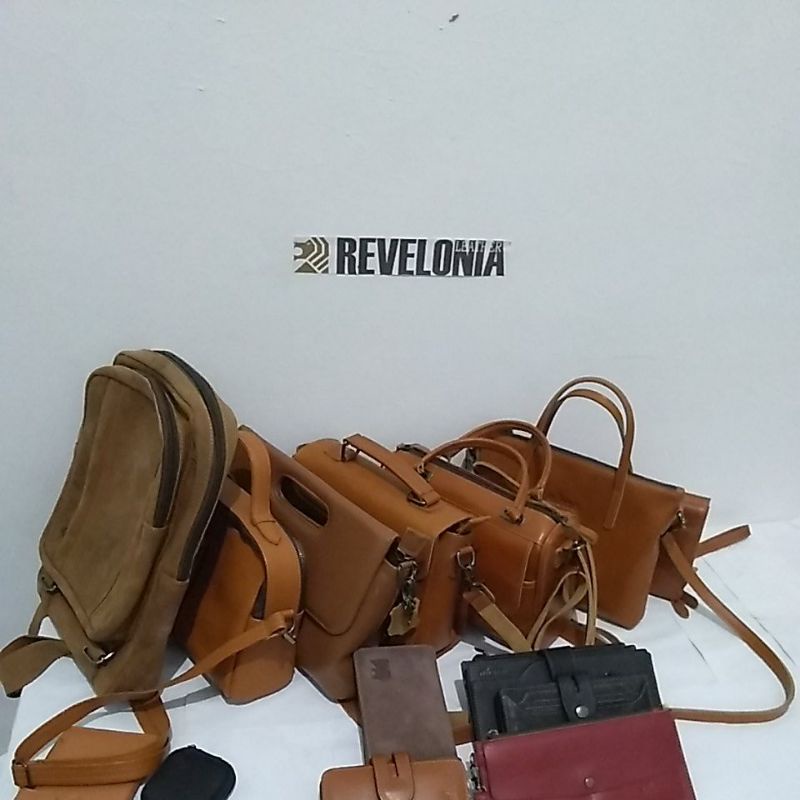 lelang tas wanita kulit