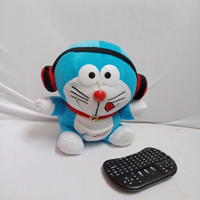 Boneka Doraemon Walkman Imut Ukuran 35 cm produk dari Toko Boneka Arvi Collection