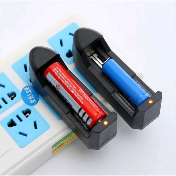 Charger Baterai 1 Slot 18650 Universal Charger ULTRAFIRE AWT Single Batre Battery AAA / Batre Ultrafire Batre A2 A3