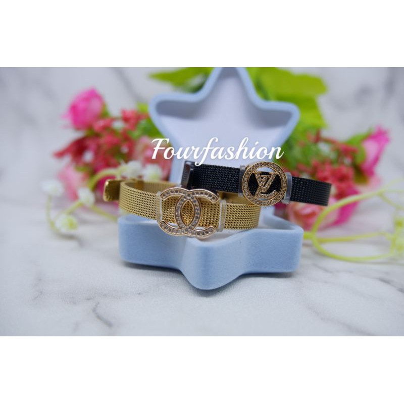 Fourfashion Liontin/Charm Huruf Latin xuping Gelang Rantai/Sabuk/Jam Titanium LV &amp; Chenel TH029