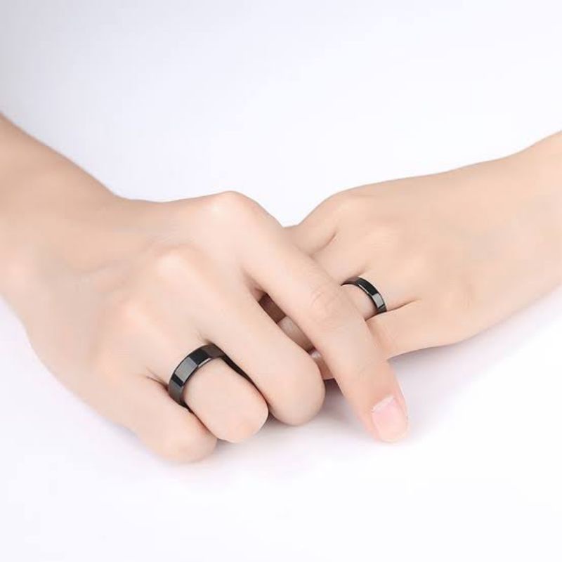 cincin titanium couple polos warna hitam termurah