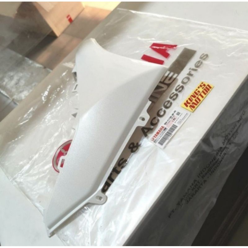 MOLE SIDE NMAX SAYAP BAWAH KIRI NMAX NEW PUTIH ORIGINAL YGP
