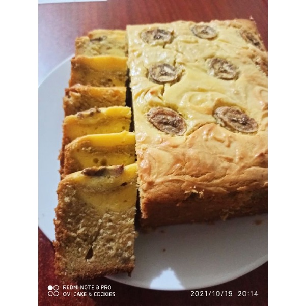 

Banana cheese cream cake