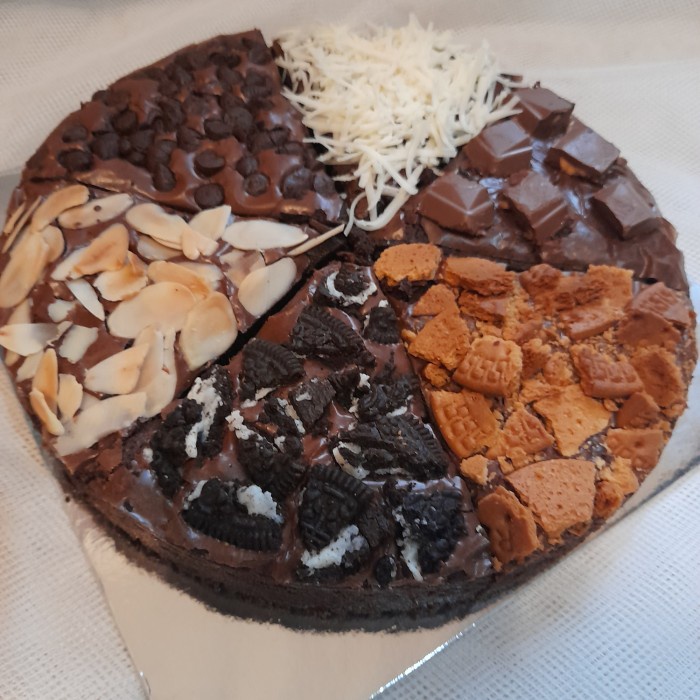 

T20R Fudgy Brownies Pizza / Birthday Cake / Kue Ulang Tahun By Ababakuki Ht501Gr