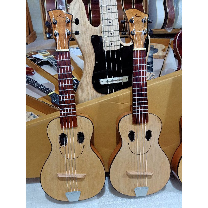 Kentrung / ukulele pare gitar BAYAR DI TEMPAT-Smile senar 4