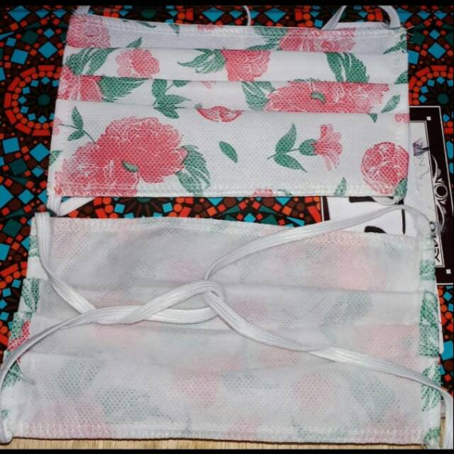 Masker hijab dan cantol