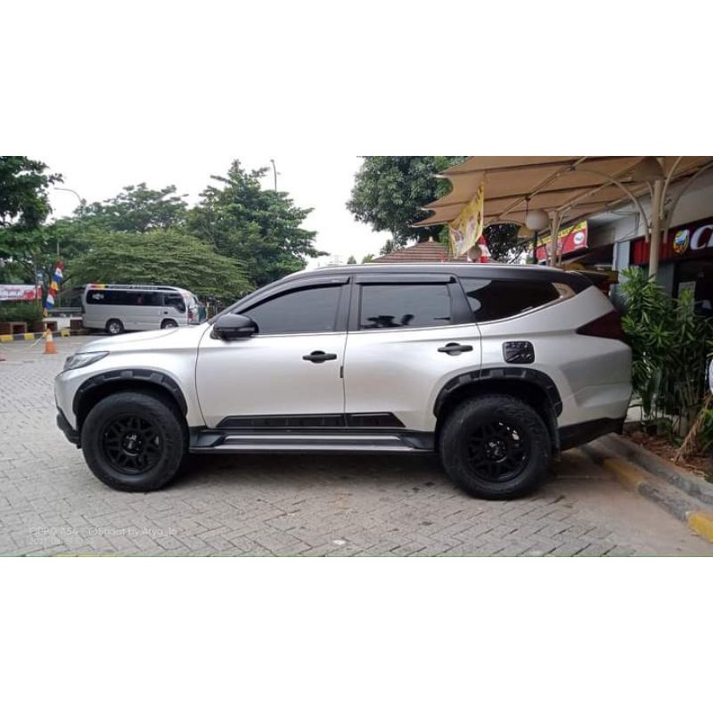 cover fender pajero sport model rock ford