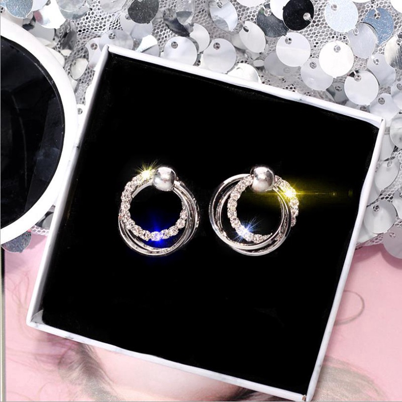 Anting Tusuk Berlian Imitasi Bentuk Bulat Warna silver Untuk Wanita